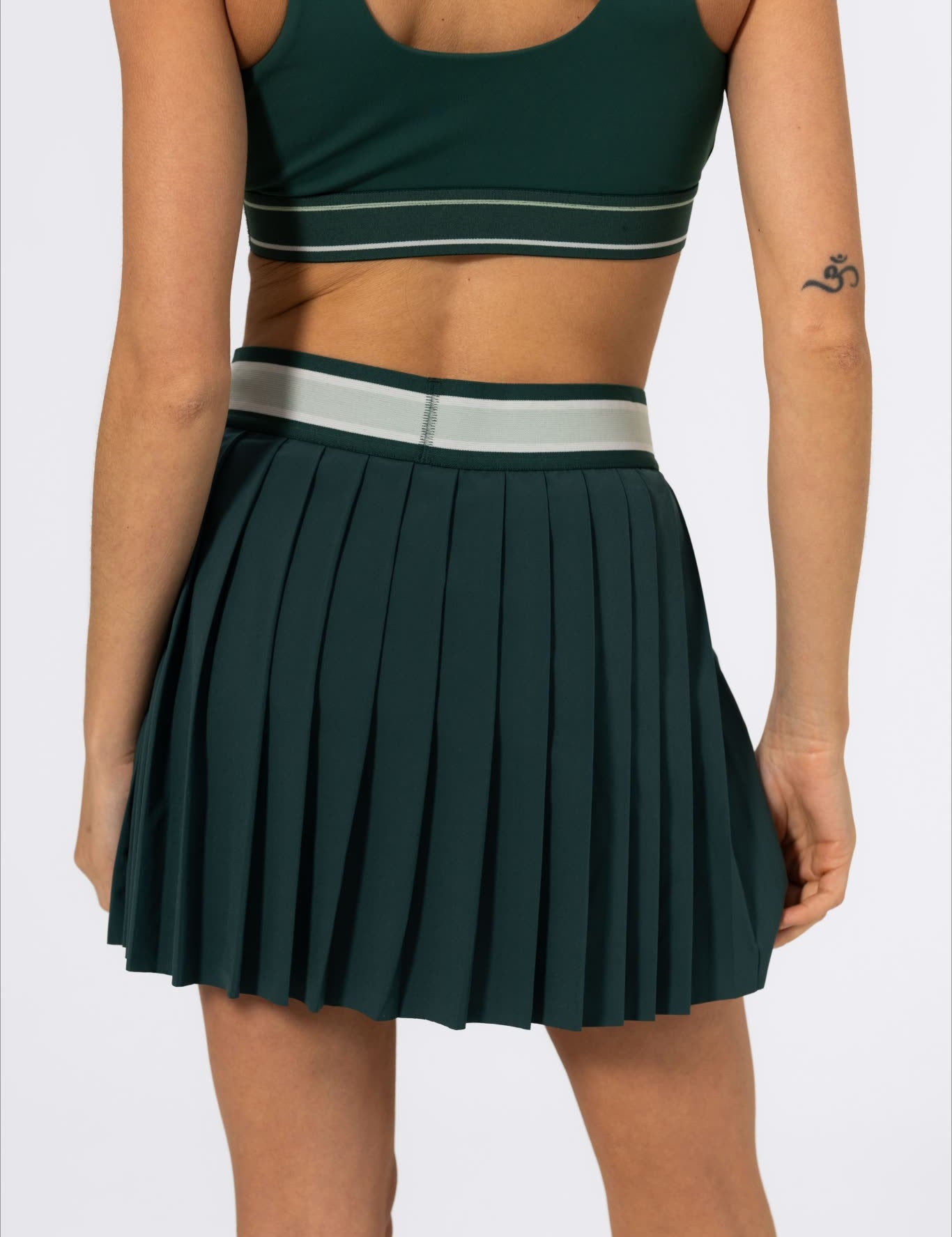 Dúo con falda verde – 2